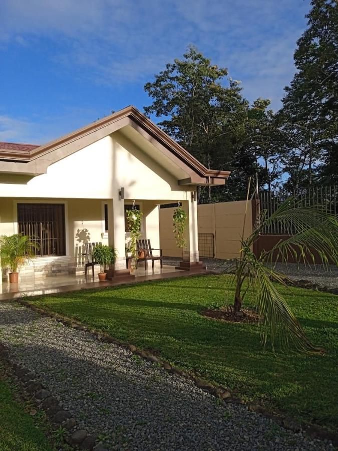 Elegant Villa In La Fortuna With Spacious Backyard Plus Very Private Pool & Parking Εξωτερικό φωτογραφία