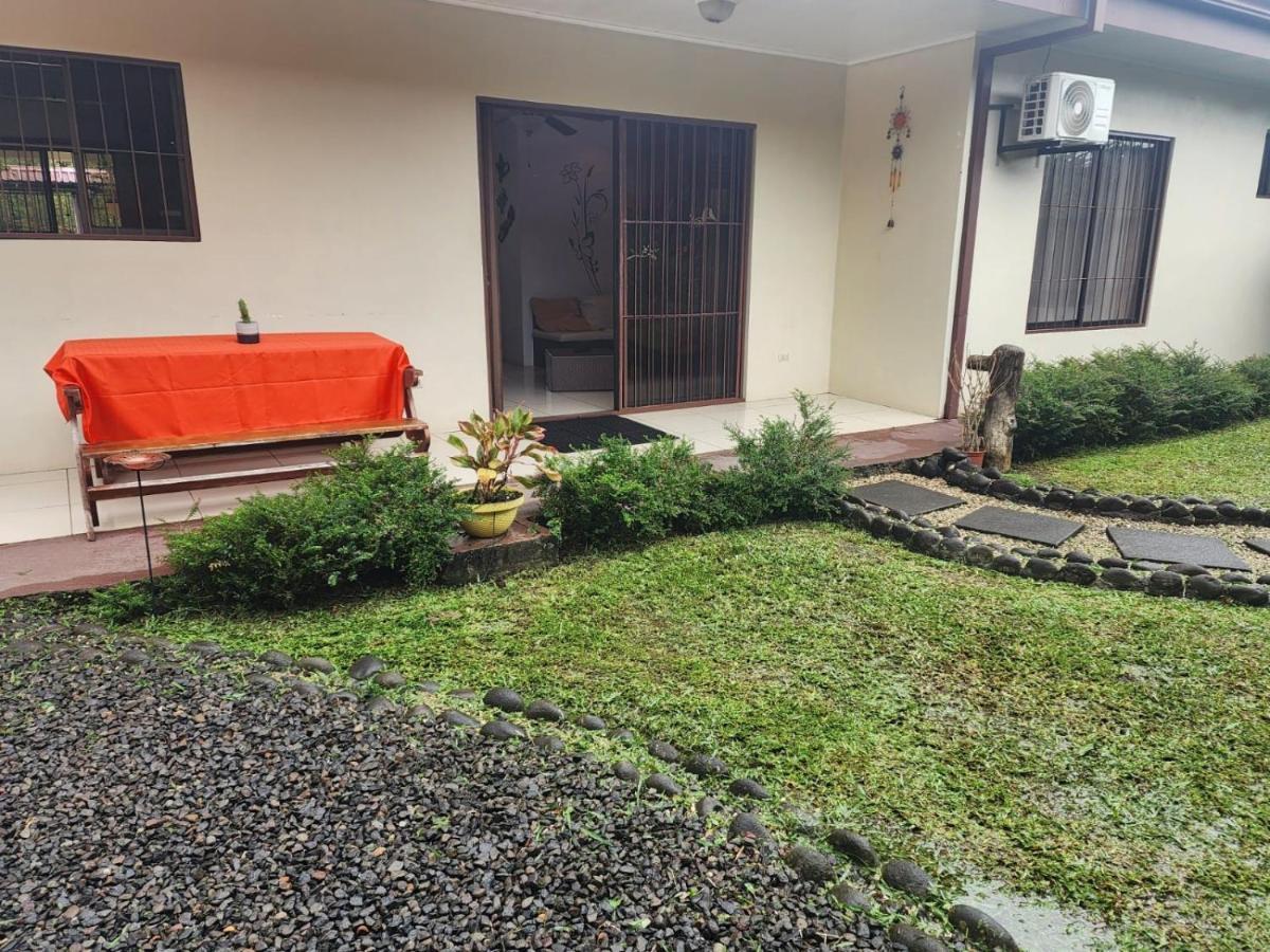 Elegant Villa In La Fortuna With Spacious Backyard Plus Very Private Pool & Parking Εξωτερικό φωτογραφία